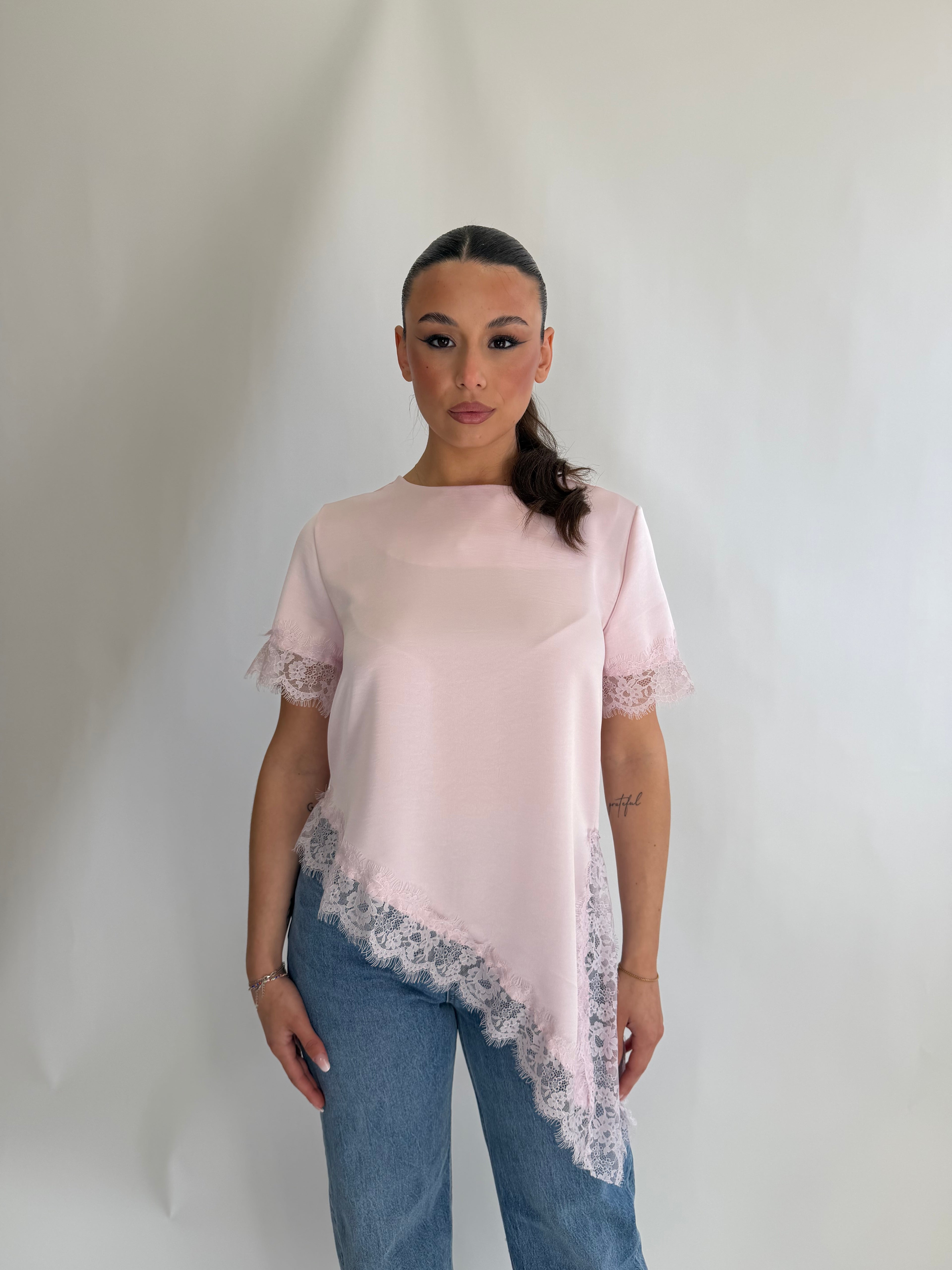 Maglia con pizzo trasversale