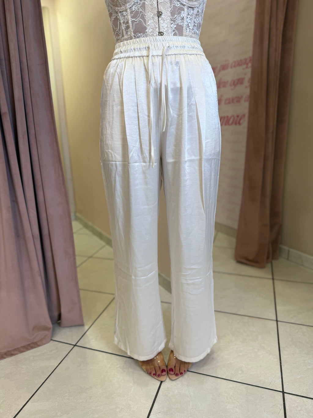 Pantaloni in satin