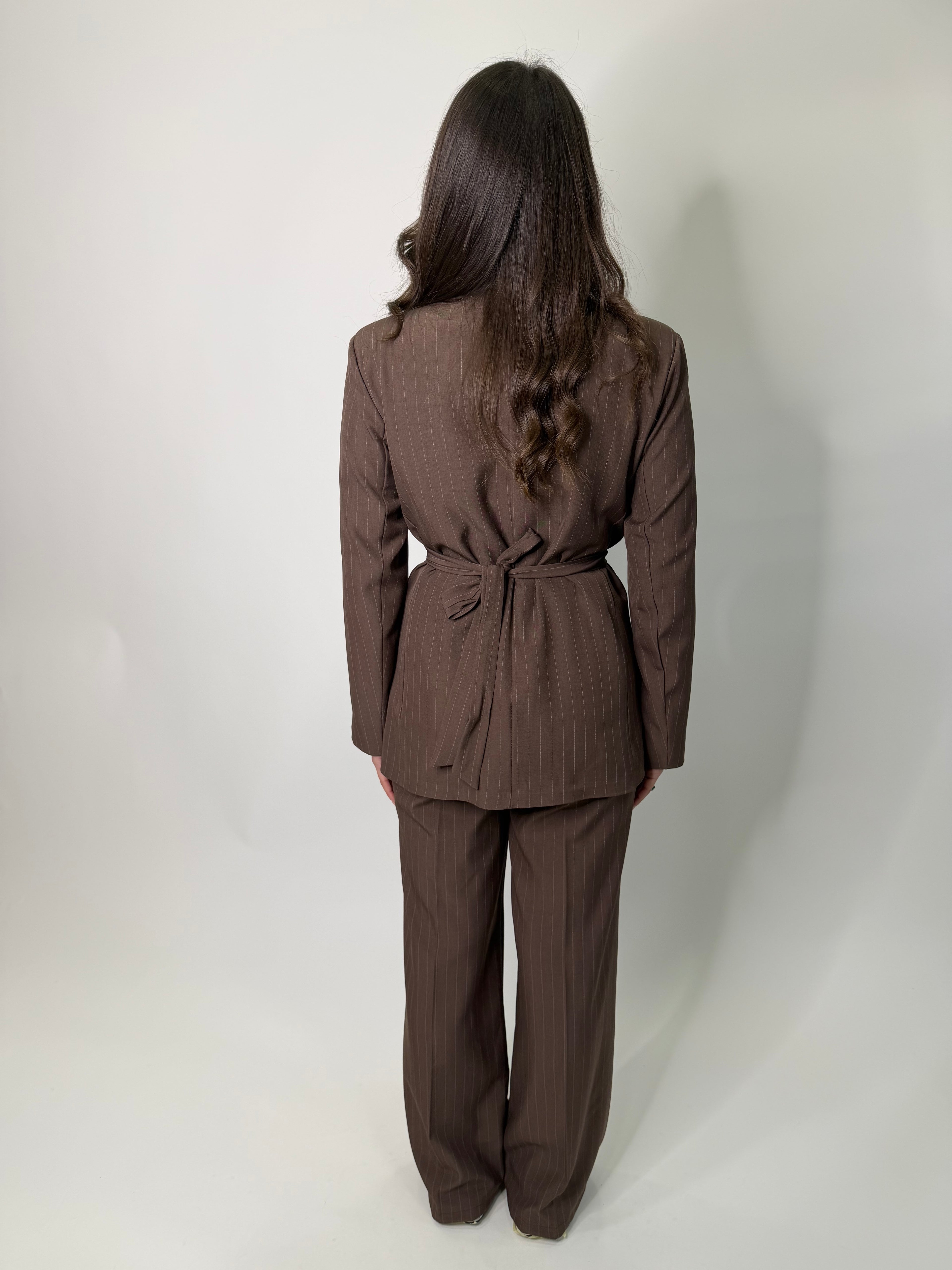 Tailleur gessato Tilde marrone