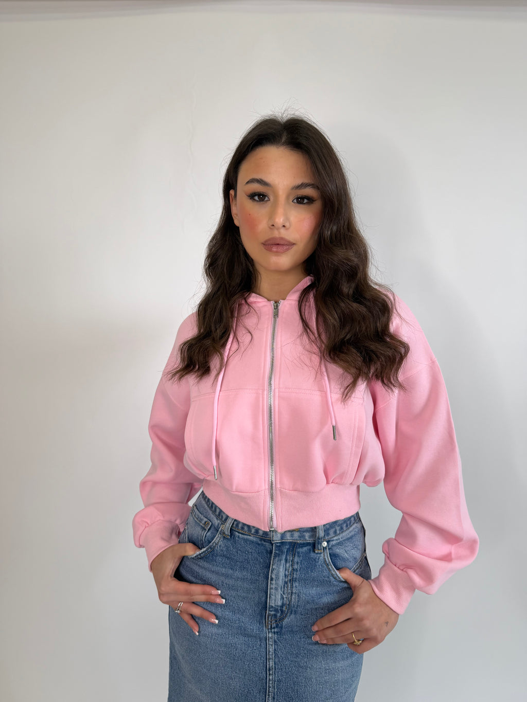 Felpa con cappuccio crop 7756