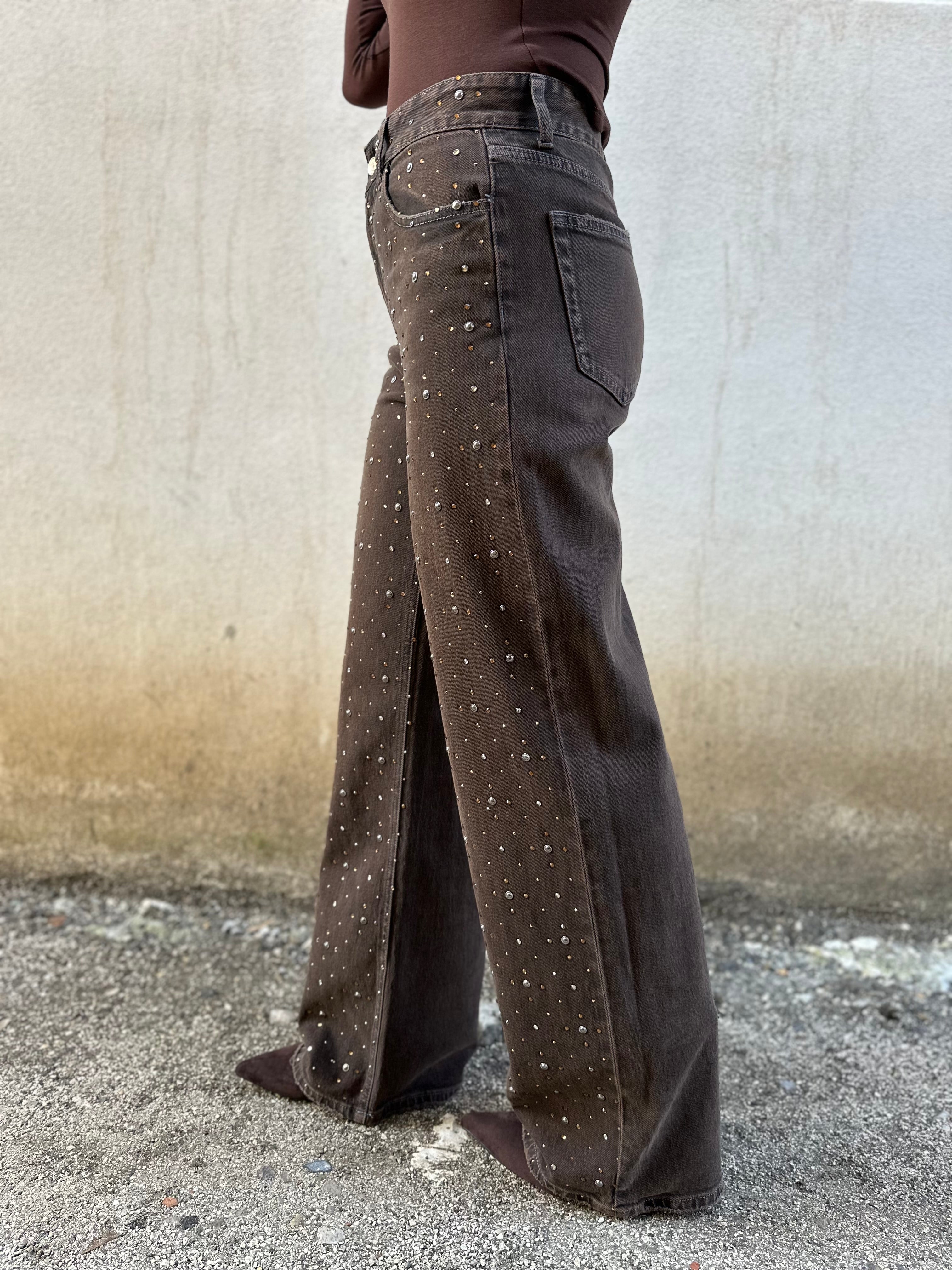 Jeans marroni con strass