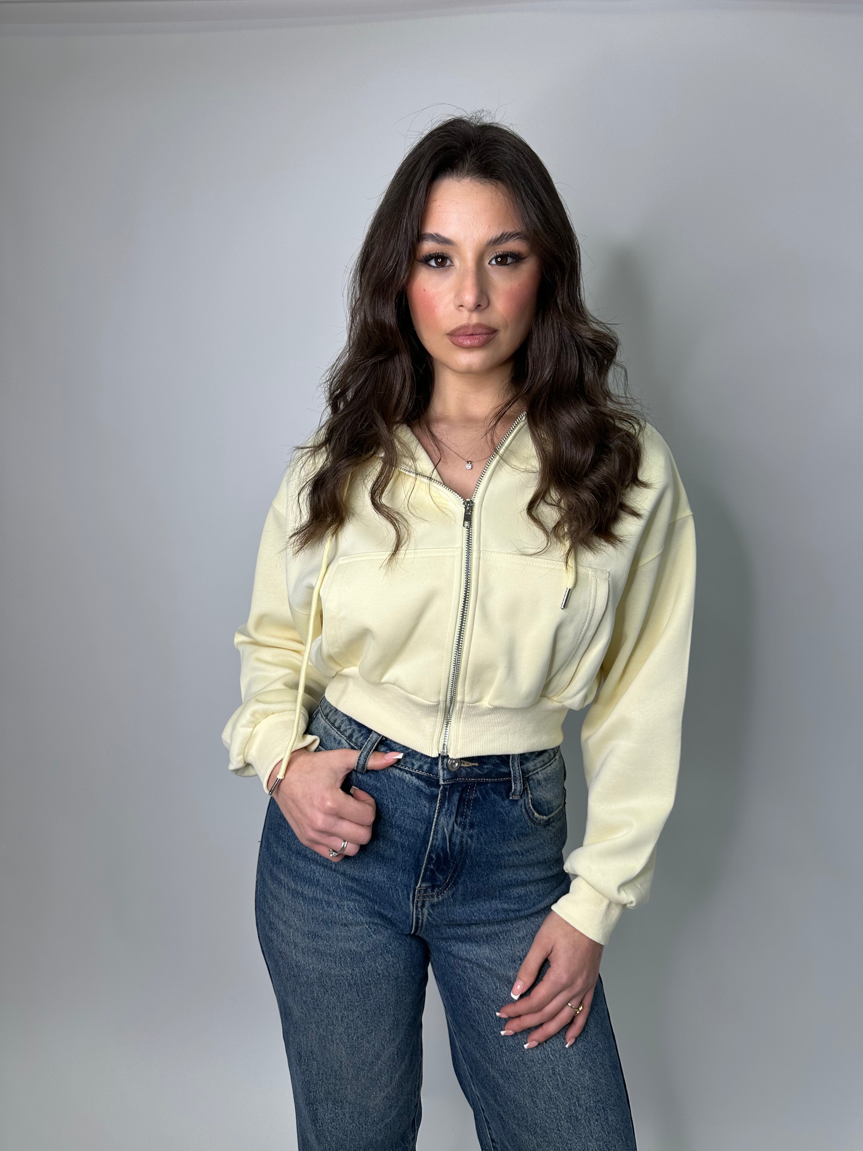 Felpa con cappuccio crop 7756