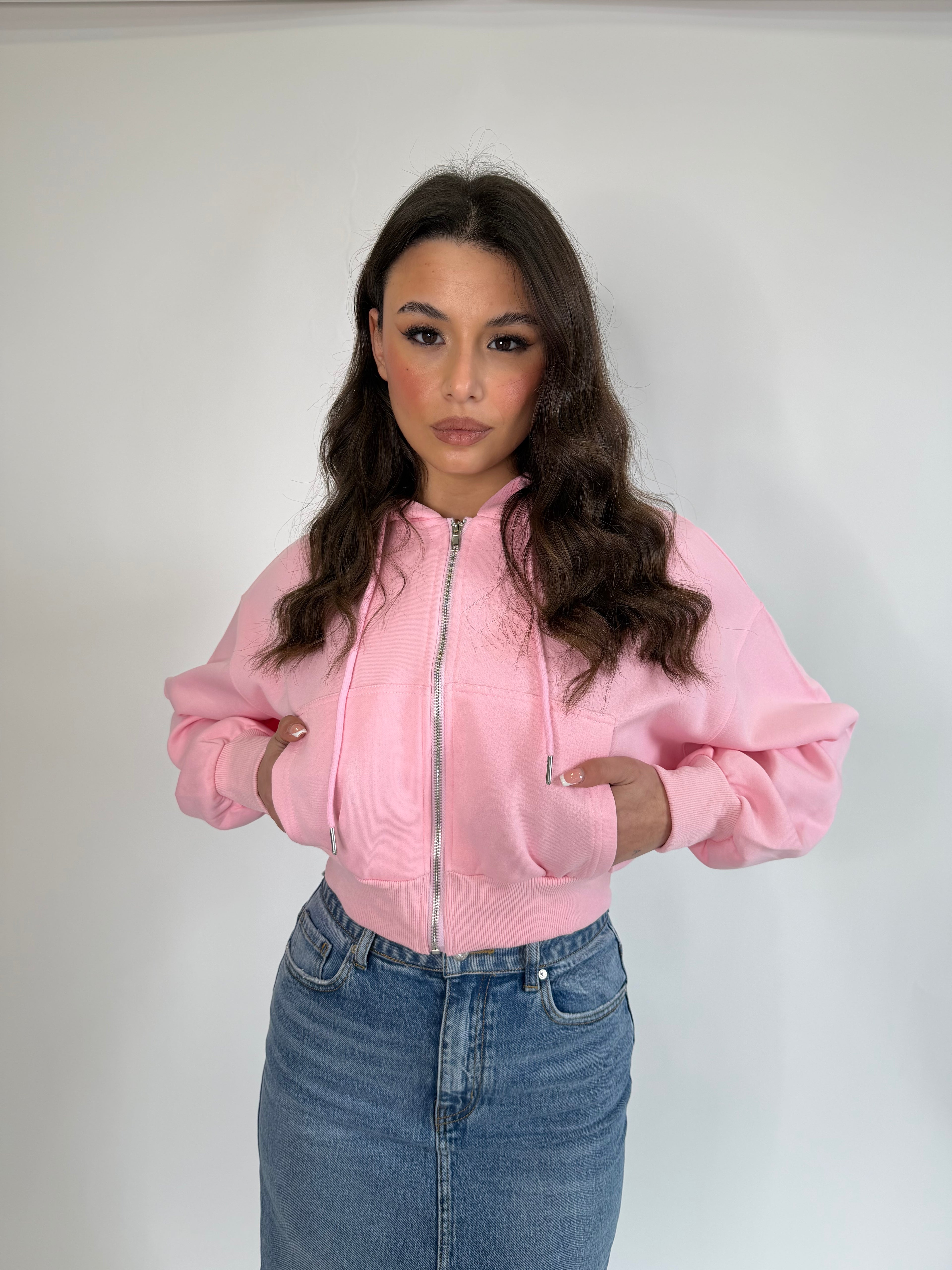 Felpa con cappuccio crop 7756