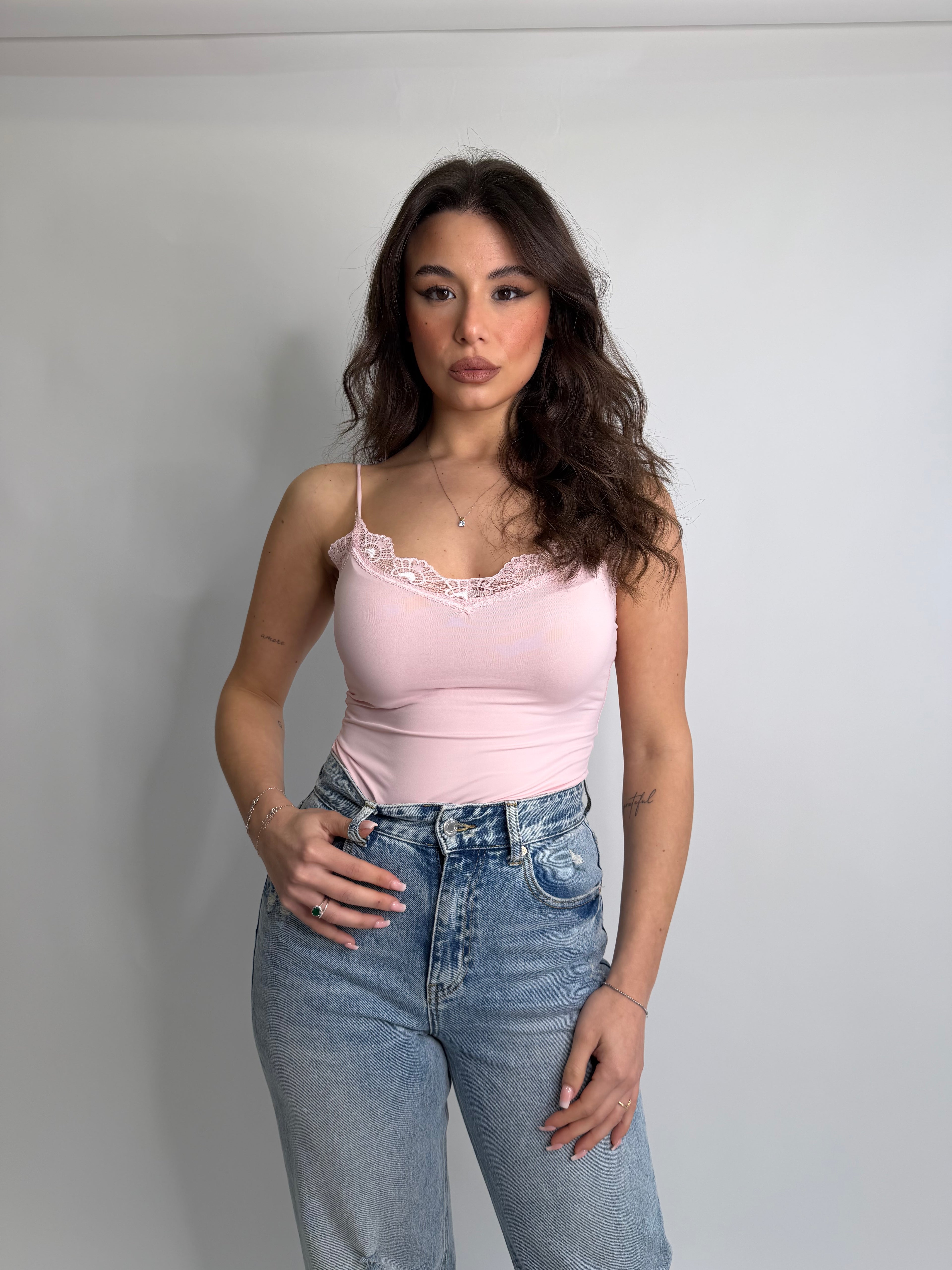 Body modellante con pizzo