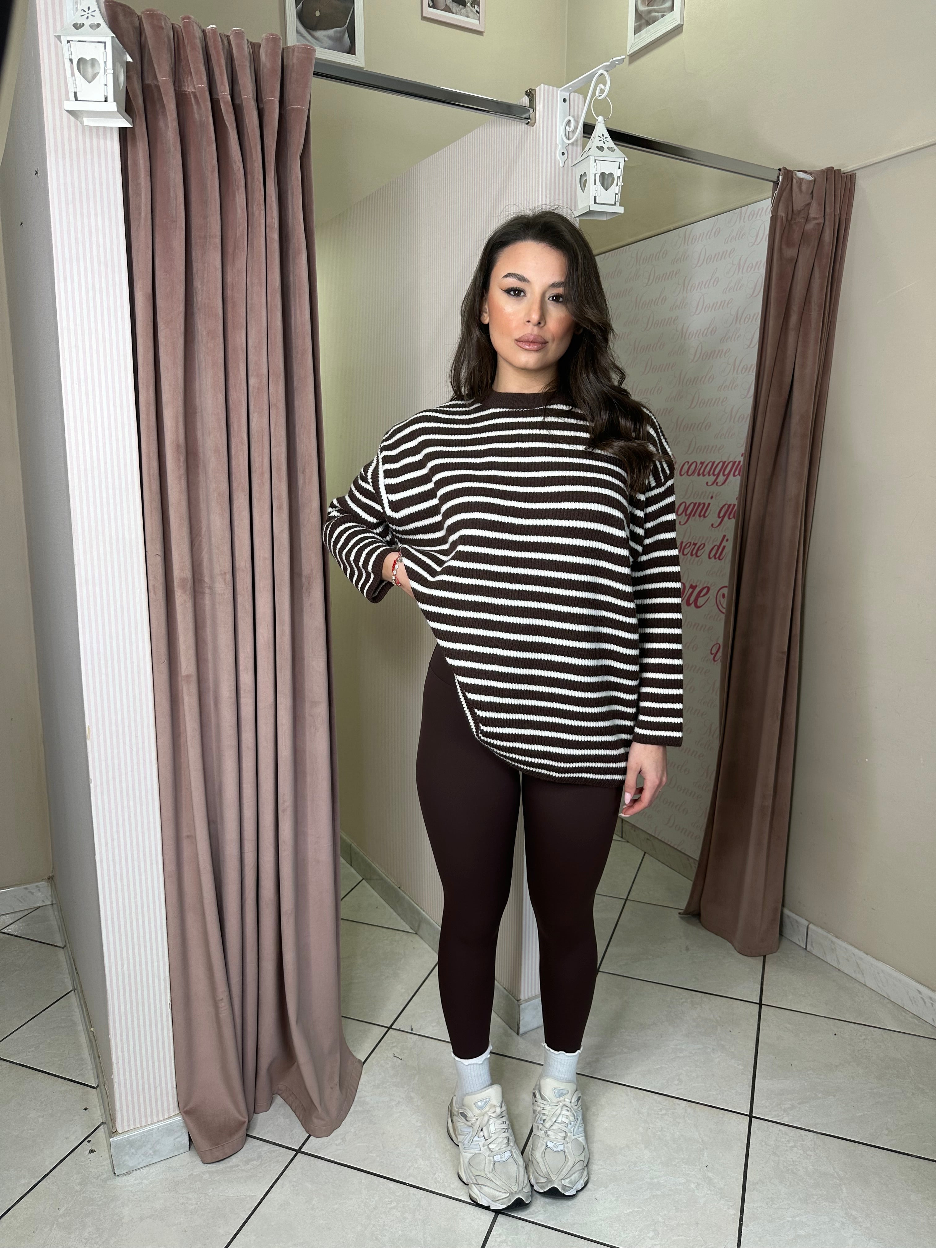 Maglione a righe marrone