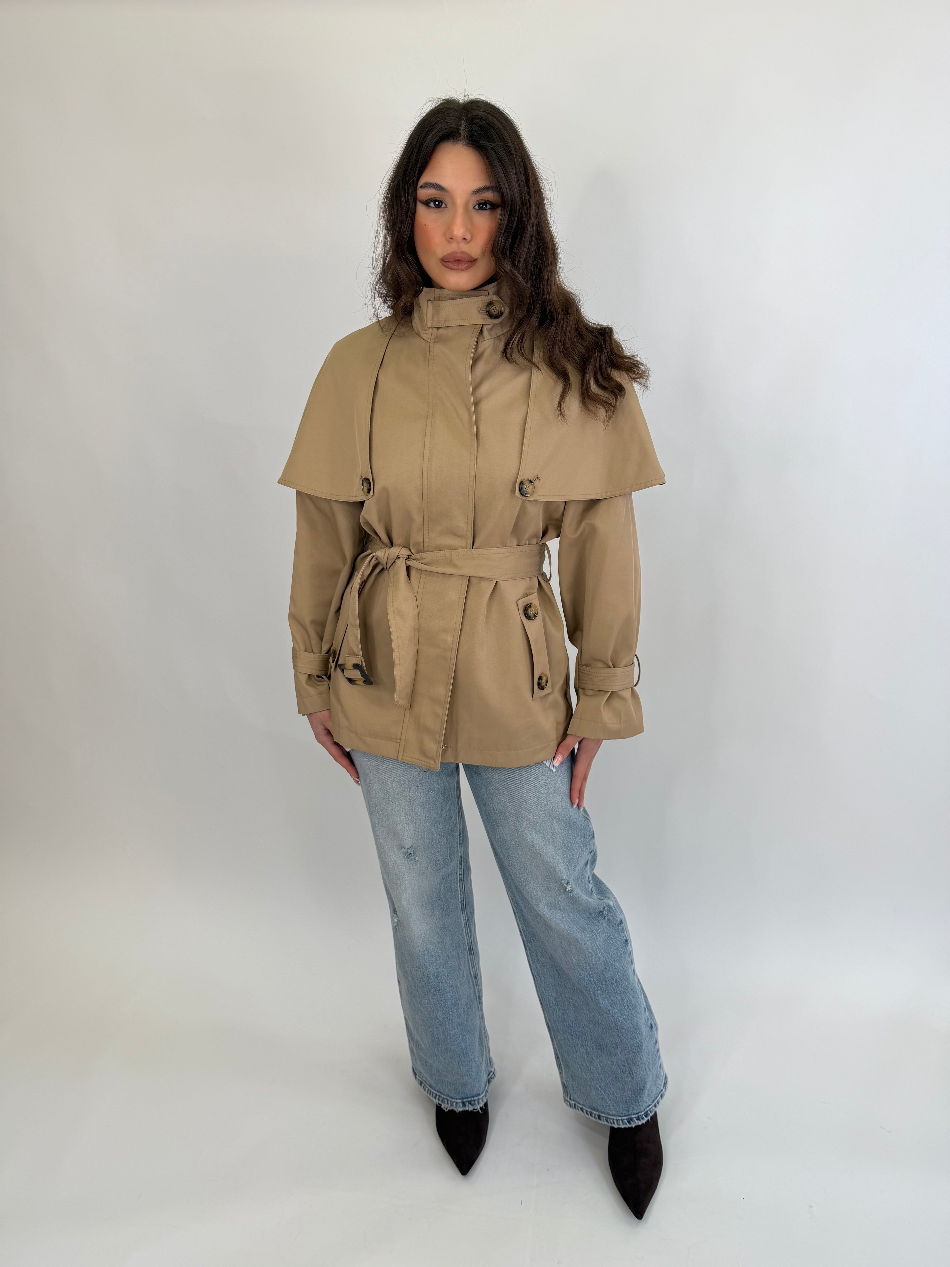 Trench collo alto con cintura