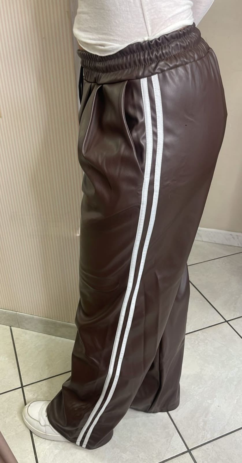 Pantaloni ecopelle marrone